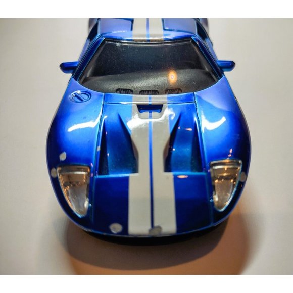Jada Die Cast 2005 Ford GT 1:32 Scale Like the Real Thing - Picture 9 of 12